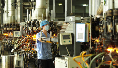 河北:加緊生產 助力疫情防控